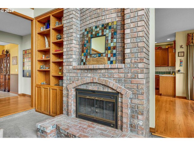 21280 SERANGO Dr, West Linn, OR 97068