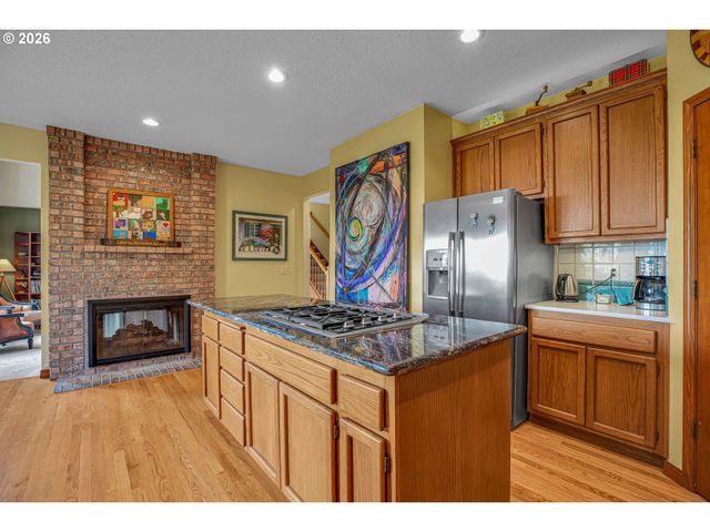 21280 SERANGO Dr, West Linn, OR 97068