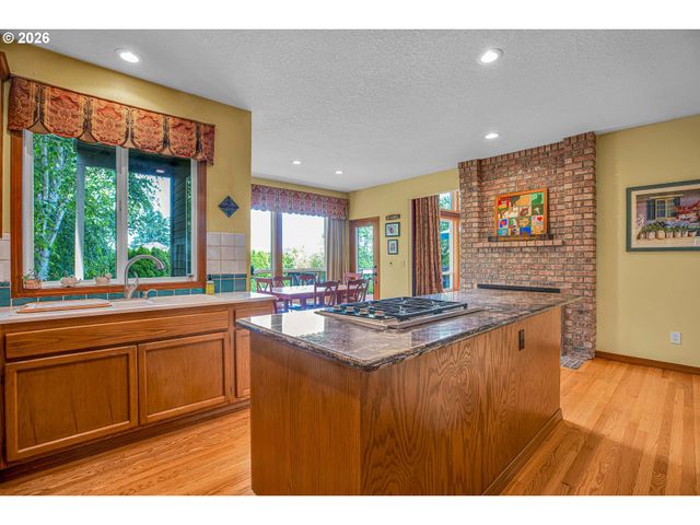 21280 SERANGO Dr, West Linn, OR 97068