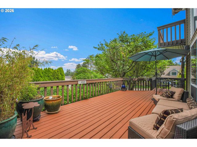 21280 SERANGO Dr, West Linn, OR 97068