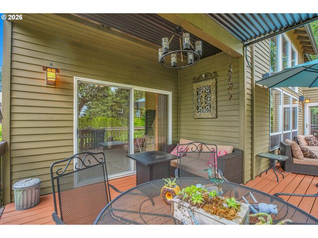 21280 SERANGO Dr, West Linn, OR 97068