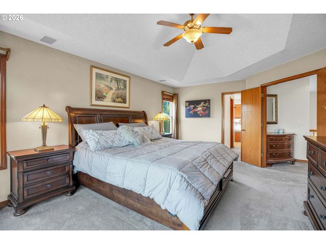 21280 SERANGO Dr, West Linn, OR 97068