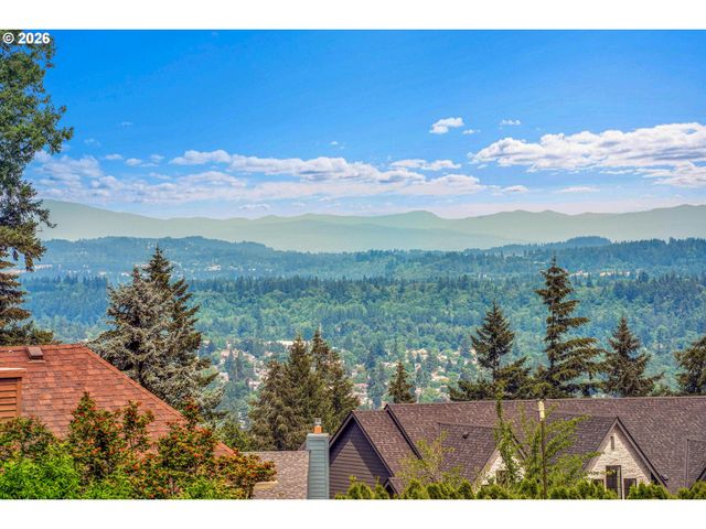 21280 SERANGO Dr, West Linn, OR 97068