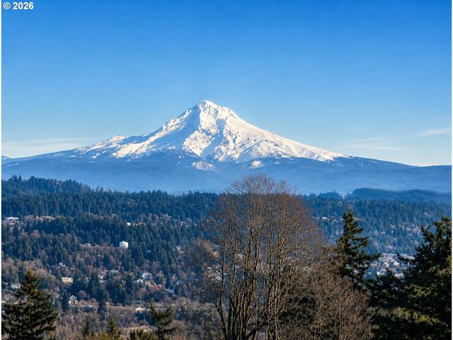 21280 SERANGO Dr, West Linn, OR 97068