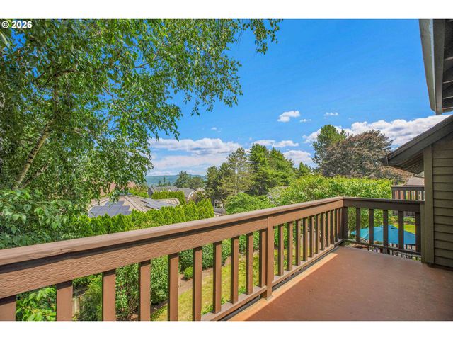 21280 SERANGO Dr, West Linn, OR 97068