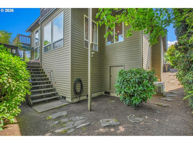 21280 SERANGO Dr, West Linn, OR 97068