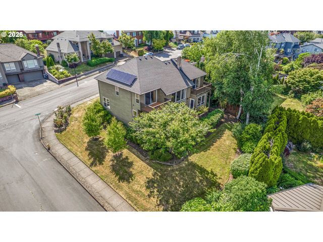 21280 SERANGO Dr, West Linn, OR 97068