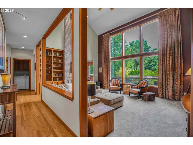 21280 SERANGO Dr, West Linn, OR 97068