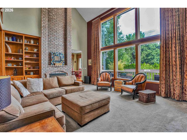21280 SERANGO Dr, West Linn, OR 97068