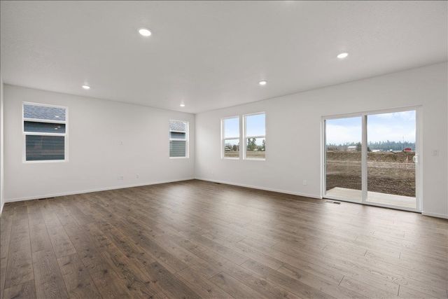 410 N WASHINGTON Dr, Deer Park, WA 99006