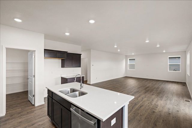 410 N WASHINGTON Dr, Deer Park, WA 99006