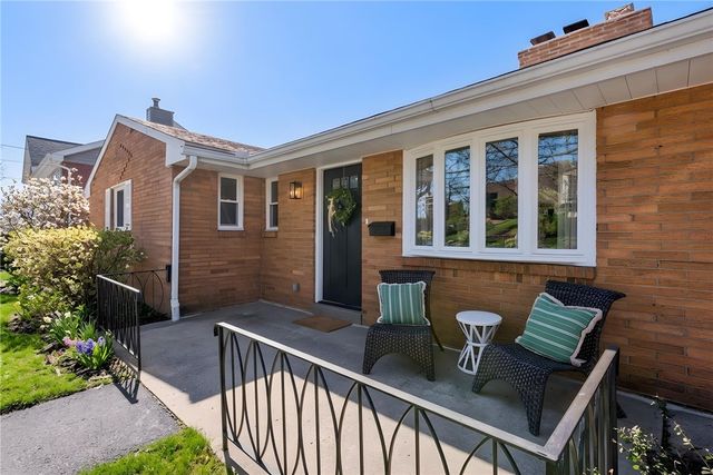 490 Old Clairton Rd, Pleasant Hills, PA 15236