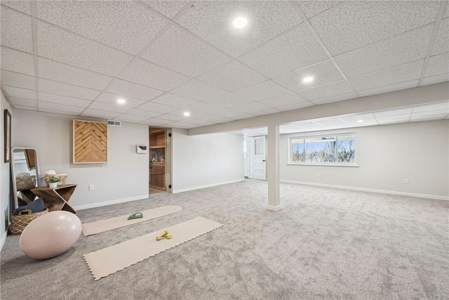 490 Old Clairton Rd, Pleasant Hills, PA 15236