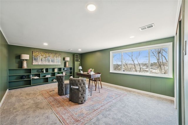 490 Old Clairton Rd, Pleasant Hills, PA 15236