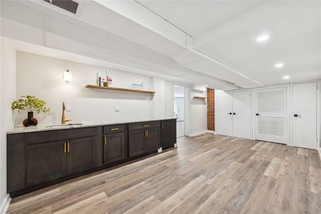 490 Old Clairton Rd, Pleasant Hills, PA 15236