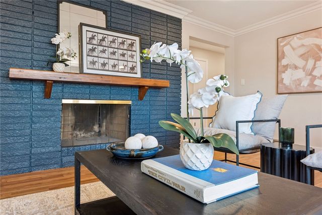 490 Old Clairton Rd, Pleasant Hills, PA 15236