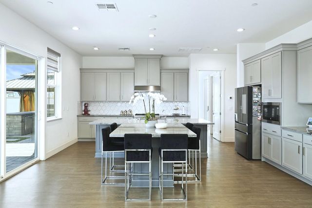 2913 Hercules Ct, Lathrop, CA 95330