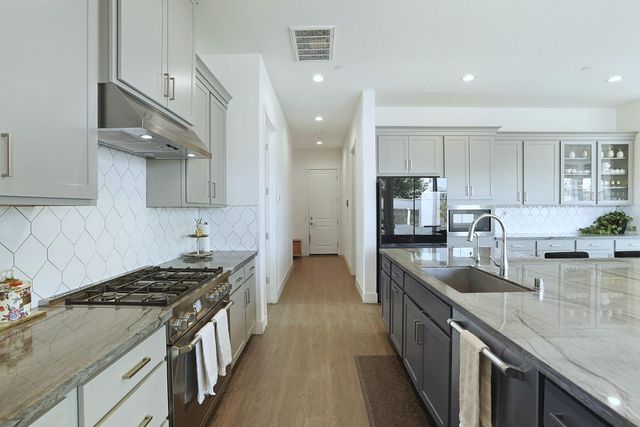 2913 Hercules Ct, Lathrop, CA 95330