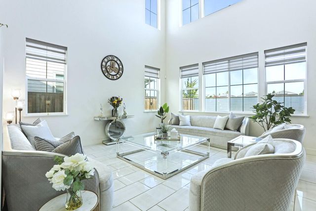 2913 Hercules Ct, Lathrop, CA 95330