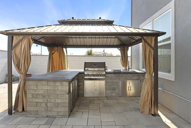 2913 Hercules Ct, Lathrop, CA 95330