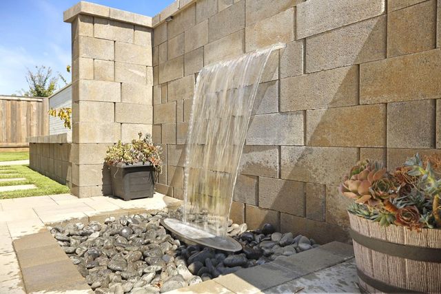 2913 Hercules Ct, Lathrop, CA 95330