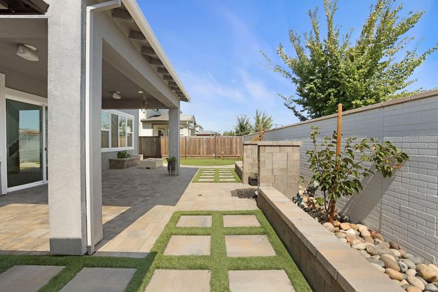 2913 Hercules Ct, Lathrop, CA 95330