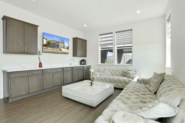 2913 Hercules Ct, Lathrop, CA 95330