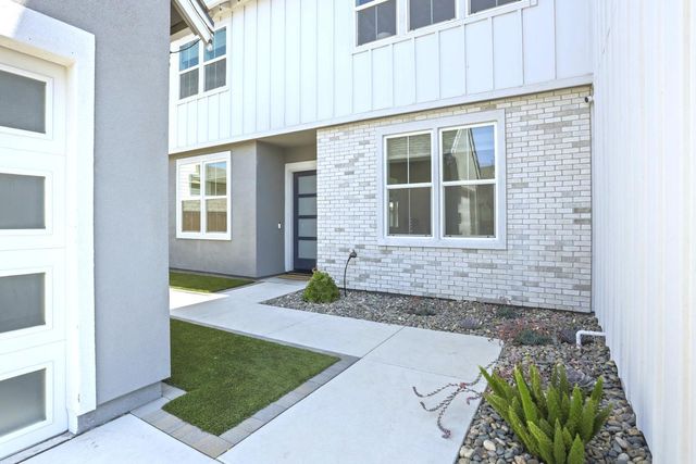 2913 Hercules Ct, Lathrop, CA 95330