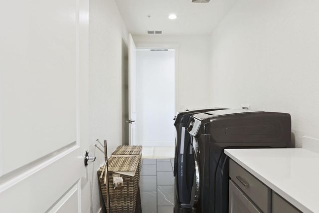 2913 Hercules Ct, Lathrop, CA 95330