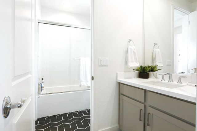 2913 Hercules Ct, Lathrop, CA 95330