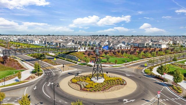 2913 Hercules Ct, Lathrop, CA 95330