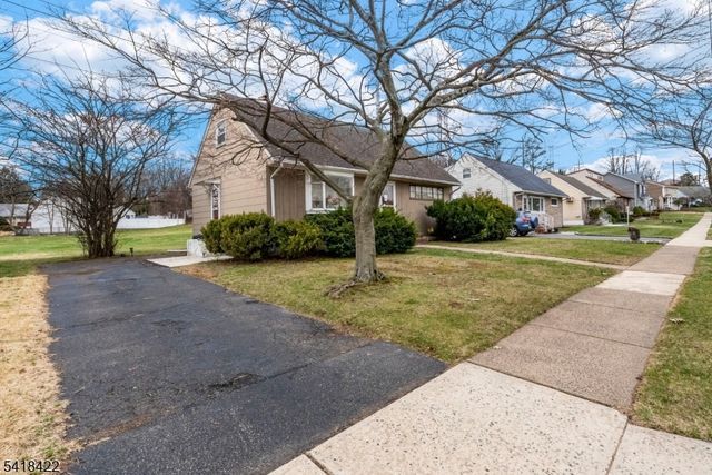 44 Doherty Dr, Clifton City, NJ 07013