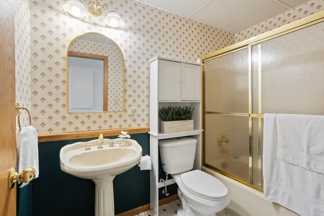 18525 Cty Road 24, Plymouth, MN 55447