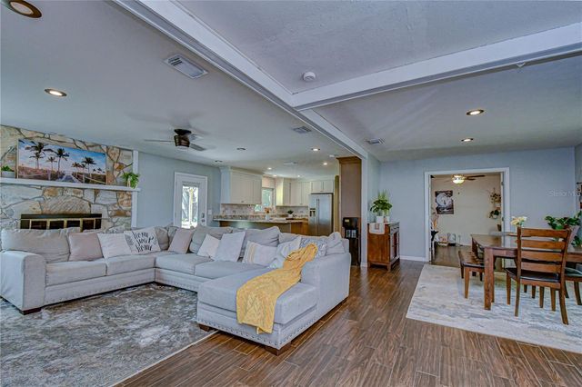 1419 SEFFNER VALRICO ROAD, Seffner, FL 33584