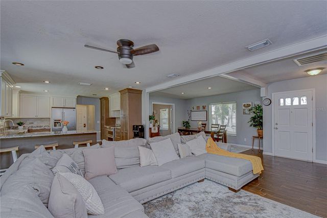 1419 SEFFNER VALRICO ROAD, Seffner, FL 33584