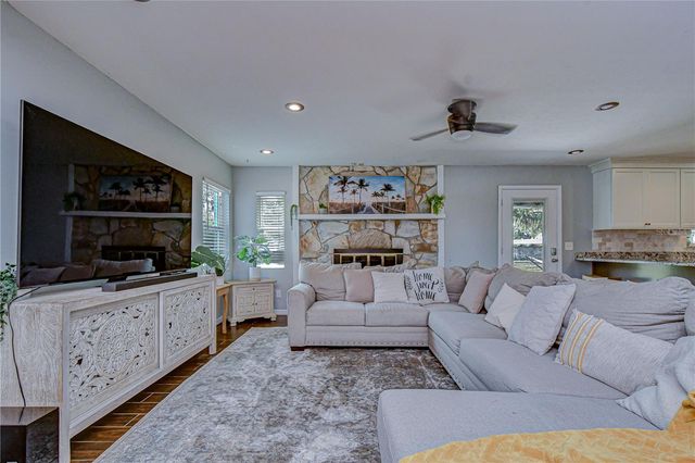 1419 SEFFNER VALRICO ROAD, Seffner, FL 33584