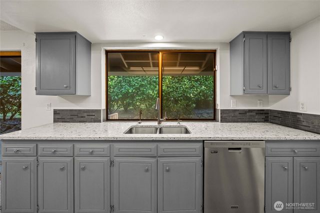 3327 SW 323rd Street, Federal Way, WA 98023