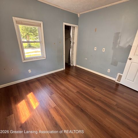 326 E Potter Avenue, Lansing, MI 48910
