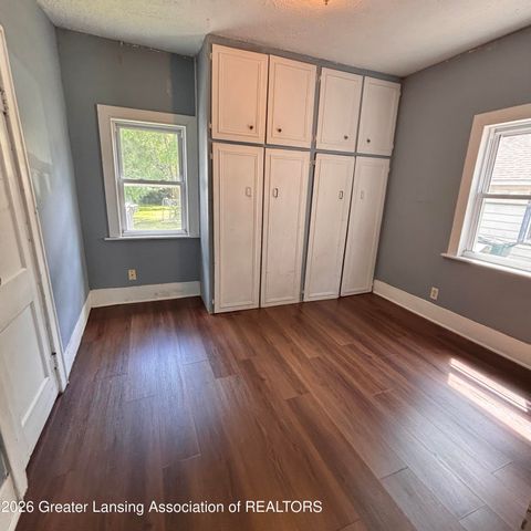 326 E Potter Avenue, Lansing, MI 48910