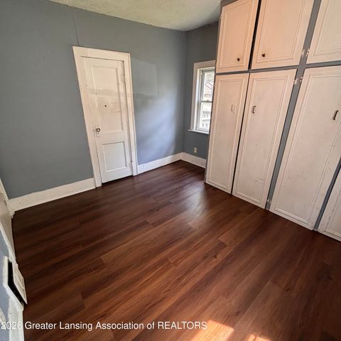 326 E Potter Avenue, Lansing, MI 48910