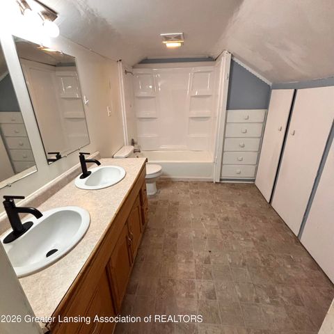 326 E Potter Avenue, Lansing, MI 48910