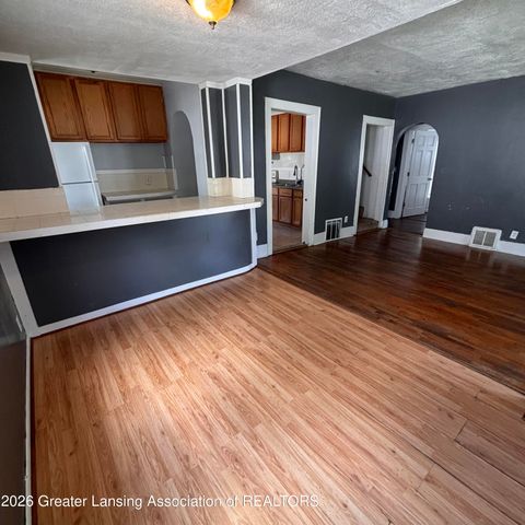 326 E Potter Avenue, Lansing, MI 48910