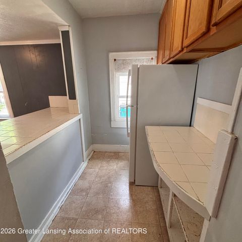 326 E Potter Avenue, Lansing, MI 48910