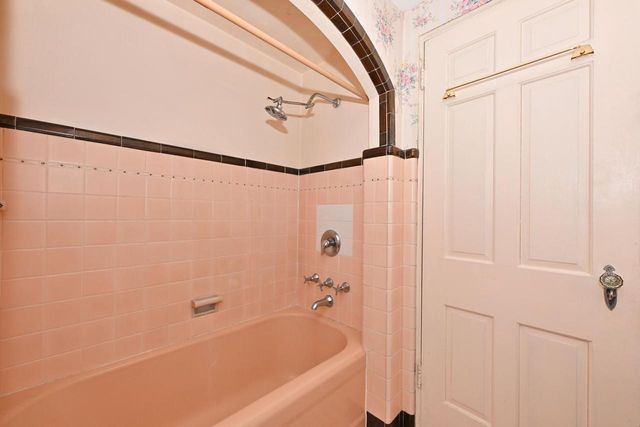 4471 Ardmore AVENUE, Shorewood, WI 53211