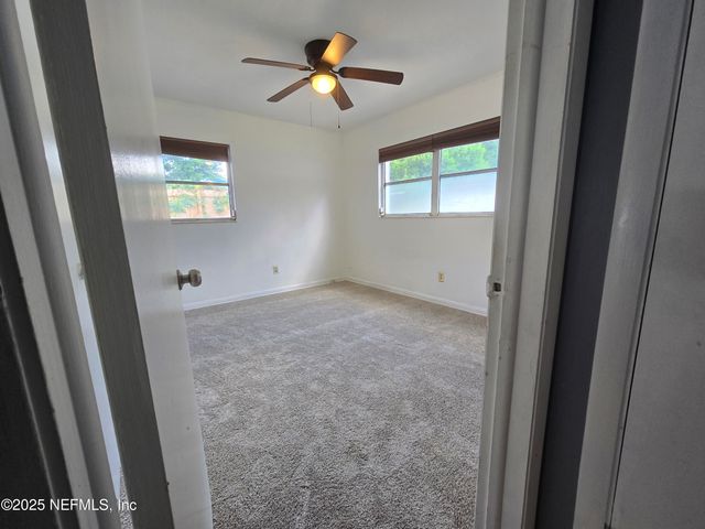 7717 KNOLL Drive N, Jacksonville, FL 32221