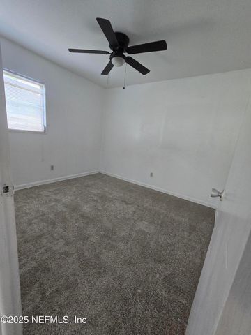 7717 KNOLL Drive N, Jacksonville, FL 32221