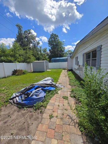7717 KNOLL Drive N, Jacksonville, FL 32221