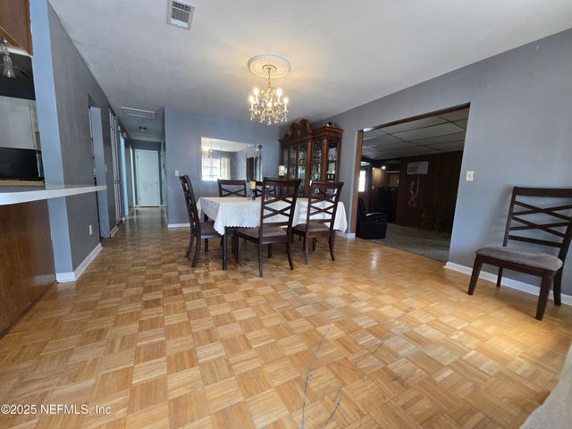 7717 KNOLL Drive N, Jacksonville, FL 32221