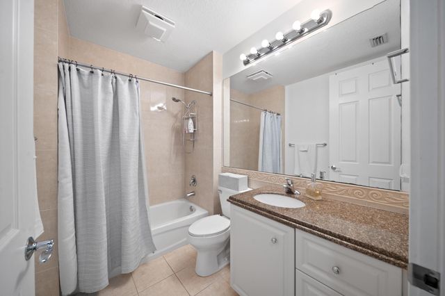 34 Harbour Isle Drive 105, Fort Pierce, FL 34949