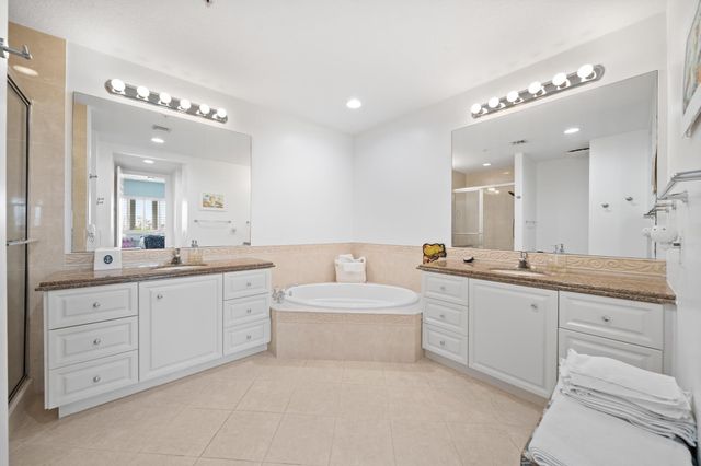 34 Harbour Isle Drive 105, Fort Pierce, FL 34949